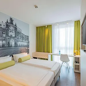 Super 8 By Wyndham Dresda